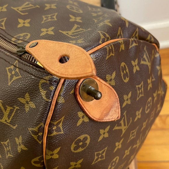 Louis Vuitton Vintage Boston Keepall 55 Travel Bag. - Picture 14 of 16